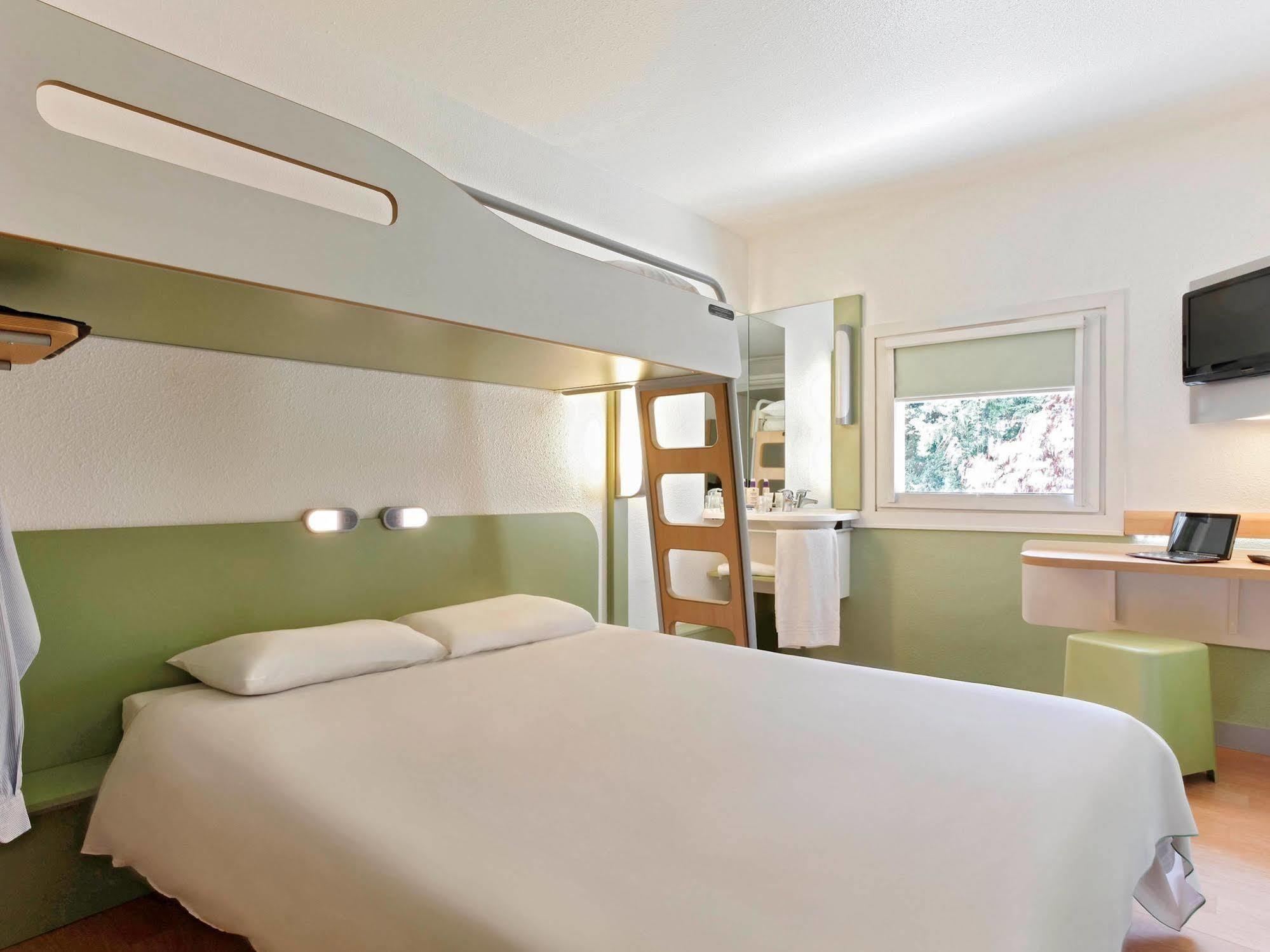 Ibis Budget Aix En Provence Est Le Canet Meyreuil Exterior foto