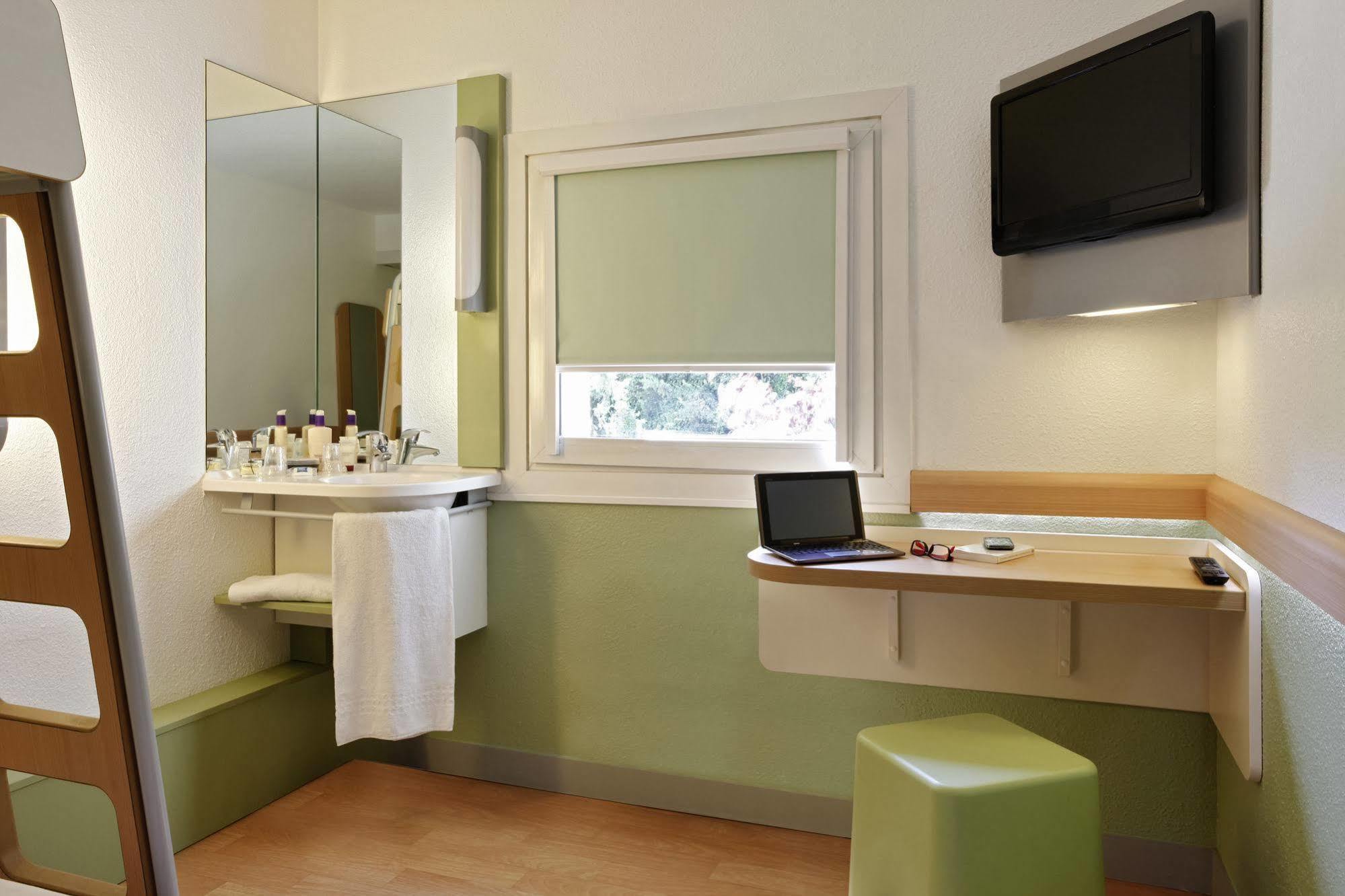 Ibis Budget Aix En Provence Est Le Canet Meyreuil Exterior foto